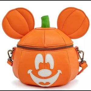 Mickey jack-o-lantern pumpkin glow in the dark crossbody 🎃